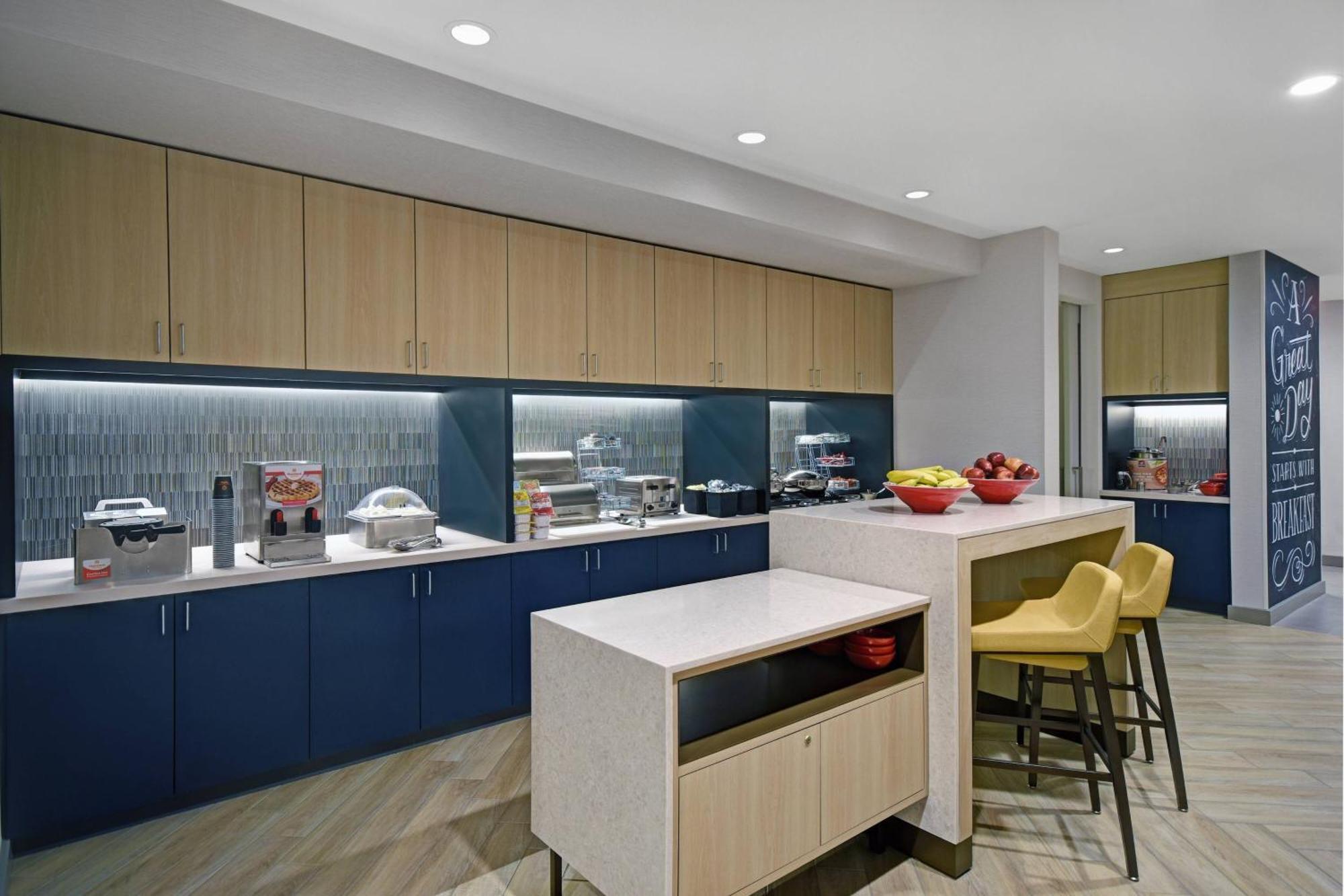 Towneplace Suites By Marriott Fall River Westport Exterior foto