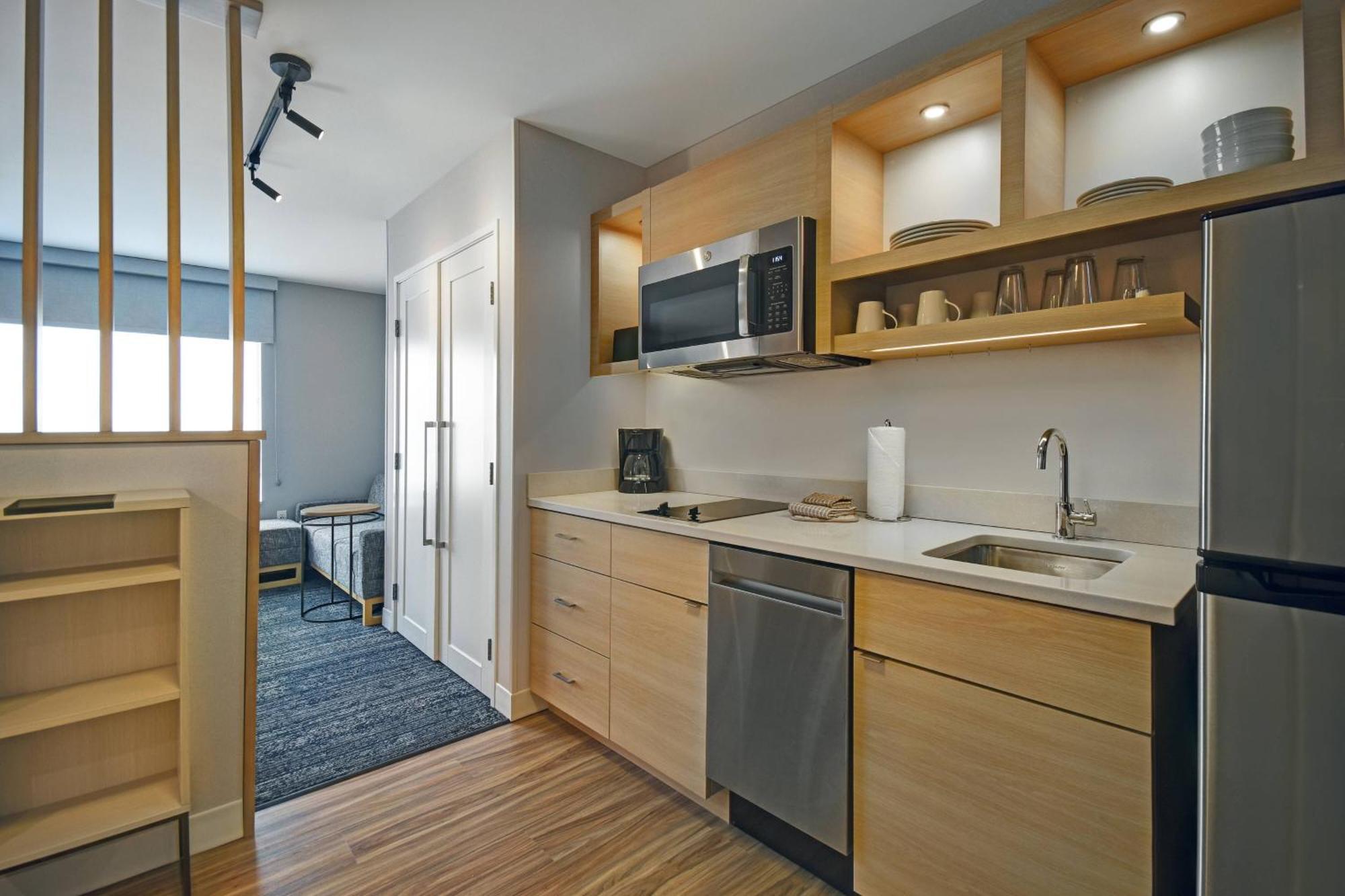 Towneplace Suites By Marriott Fall River Westport Exterior foto